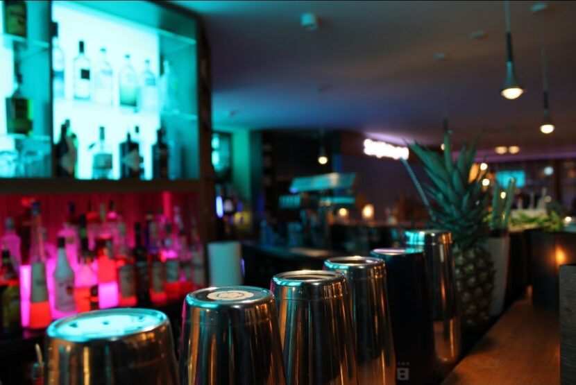 Abends an der Bar